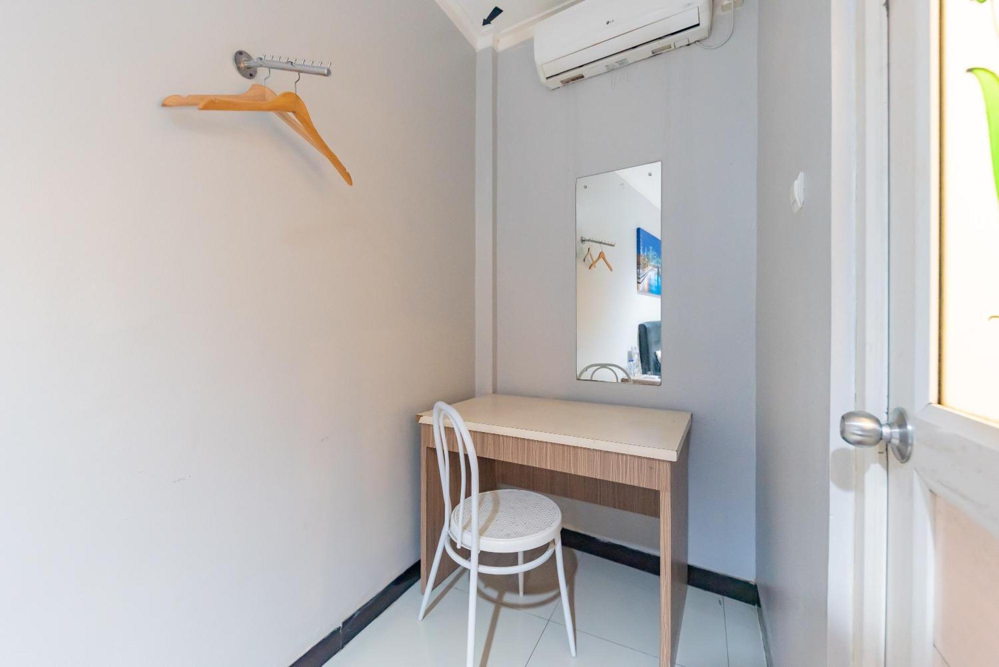 Reddoorz Near Botani Square Mall Богор Экстерьер фото